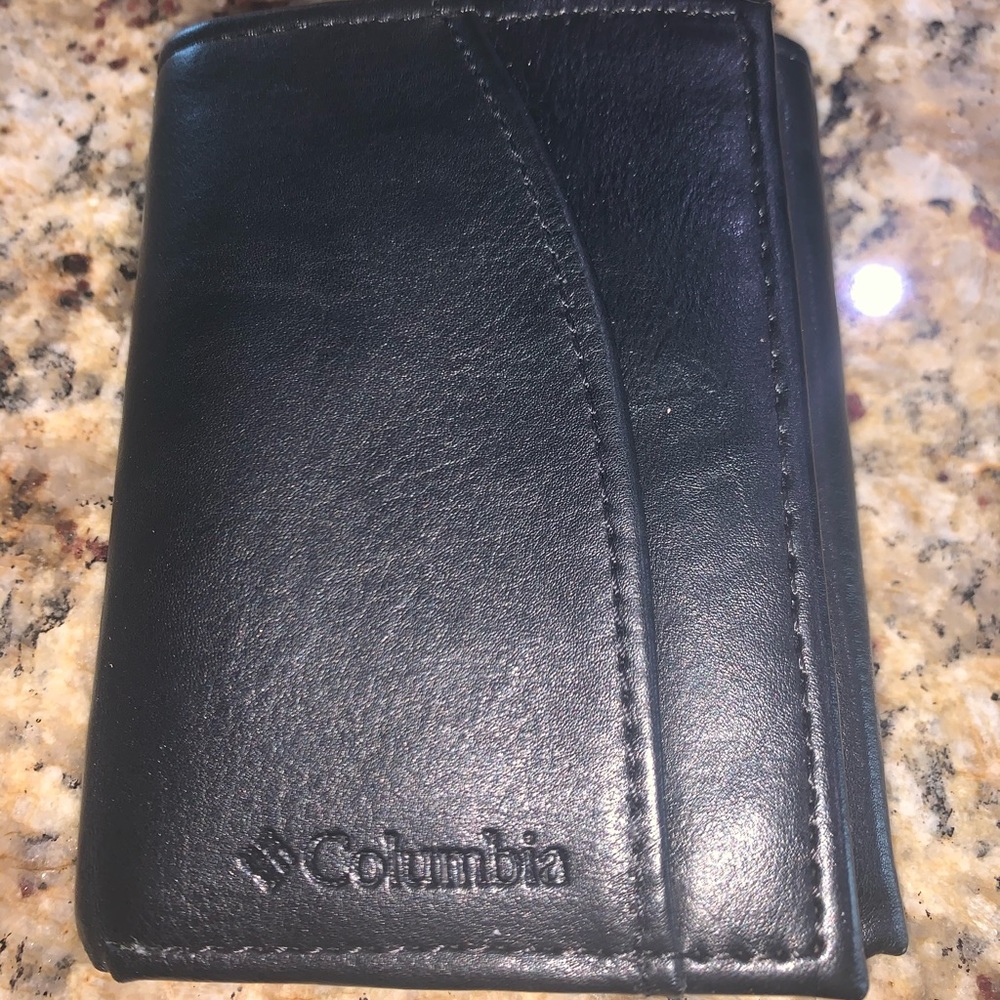 Men’s Columbia Leather Wallet